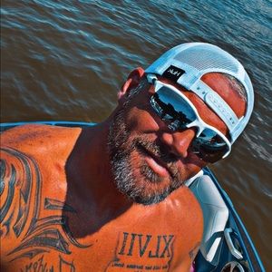 Meet your Posher, Dustin